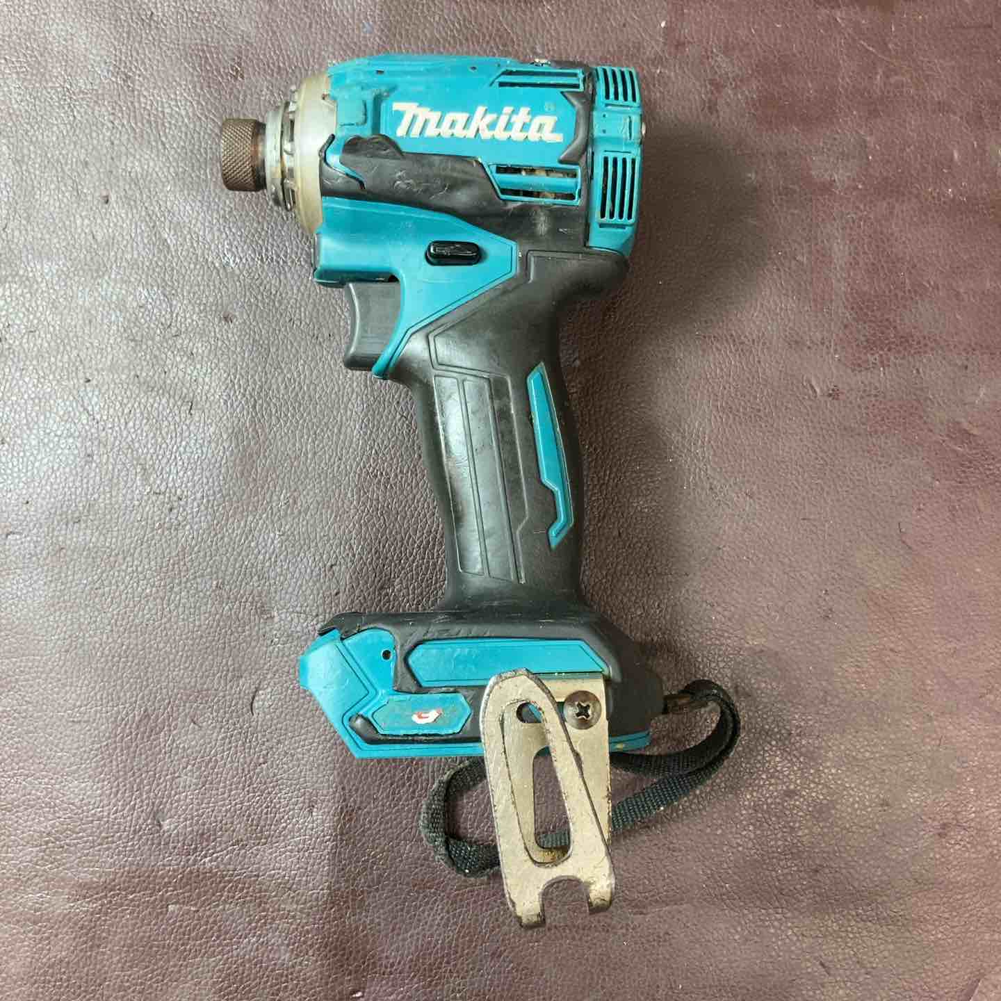 中古品】 マキタ(makita) コードレスインパクトドライバー TD001GZ