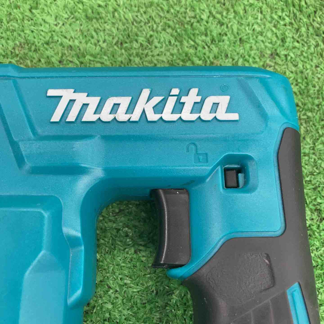 【中古品】 マキタ/makita 14.4V充電式タッカ・ST111DZ 【桶川店】