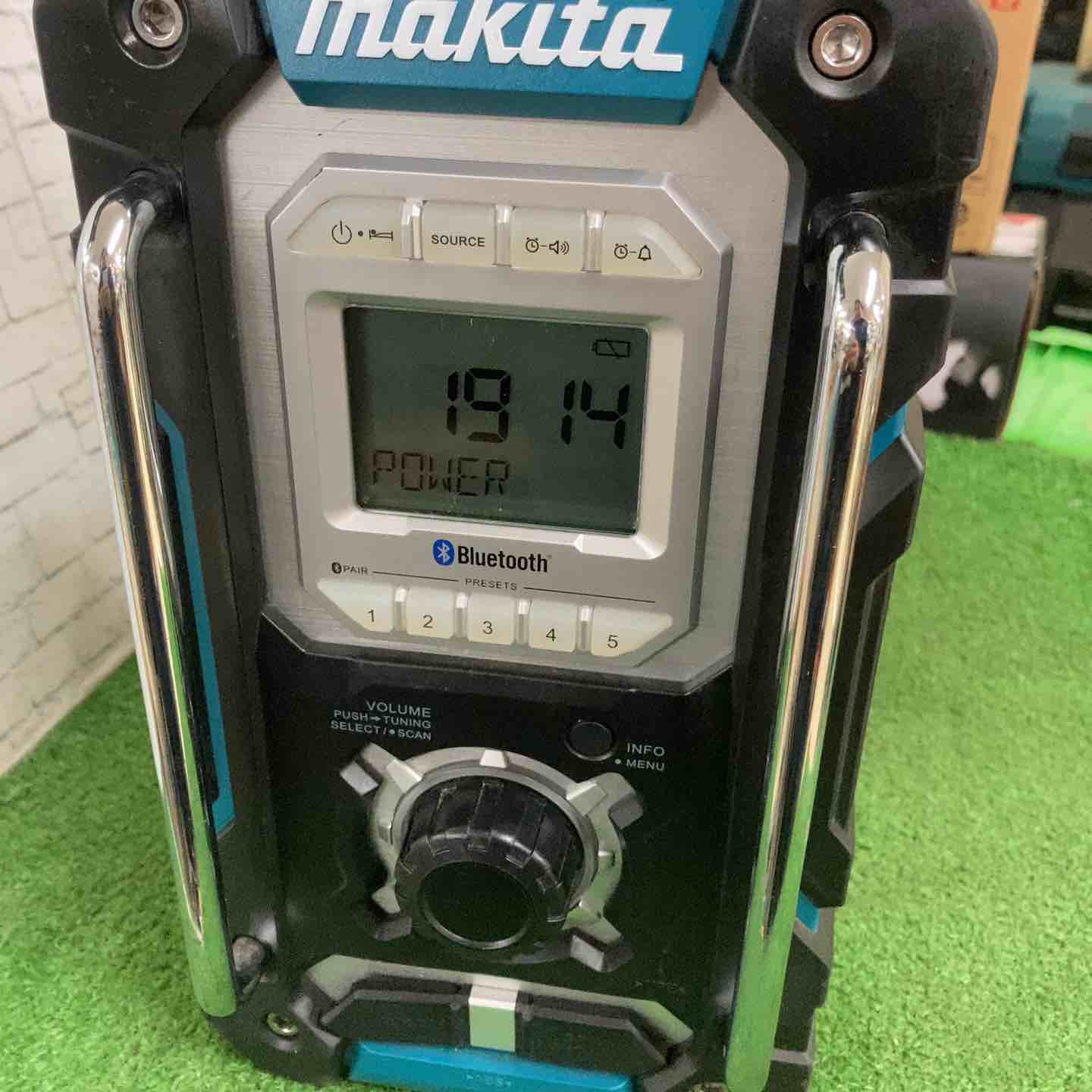 ★マキタ(makita) コードレスラジオ MR108【町田店】 ☆マキタ(makita) コードレスラジオ MR108【町田店】 – アクトツール