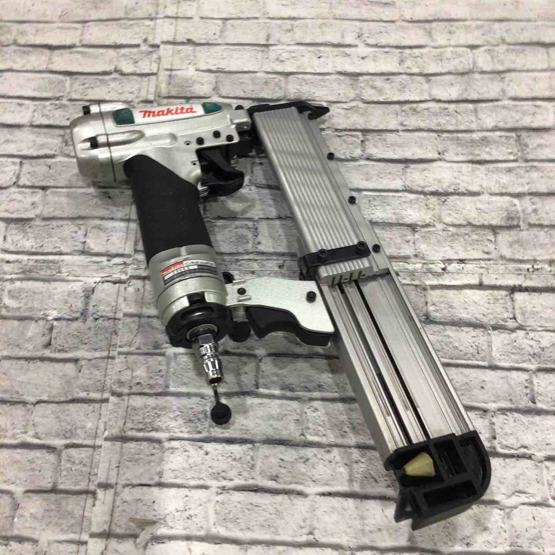 ★マキタ(makita) 常圧ピンネイラ AF351【川口店】