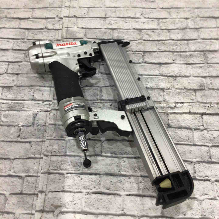 ★マキタ(makita) 常圧ピンネイラ AF351【川口店】