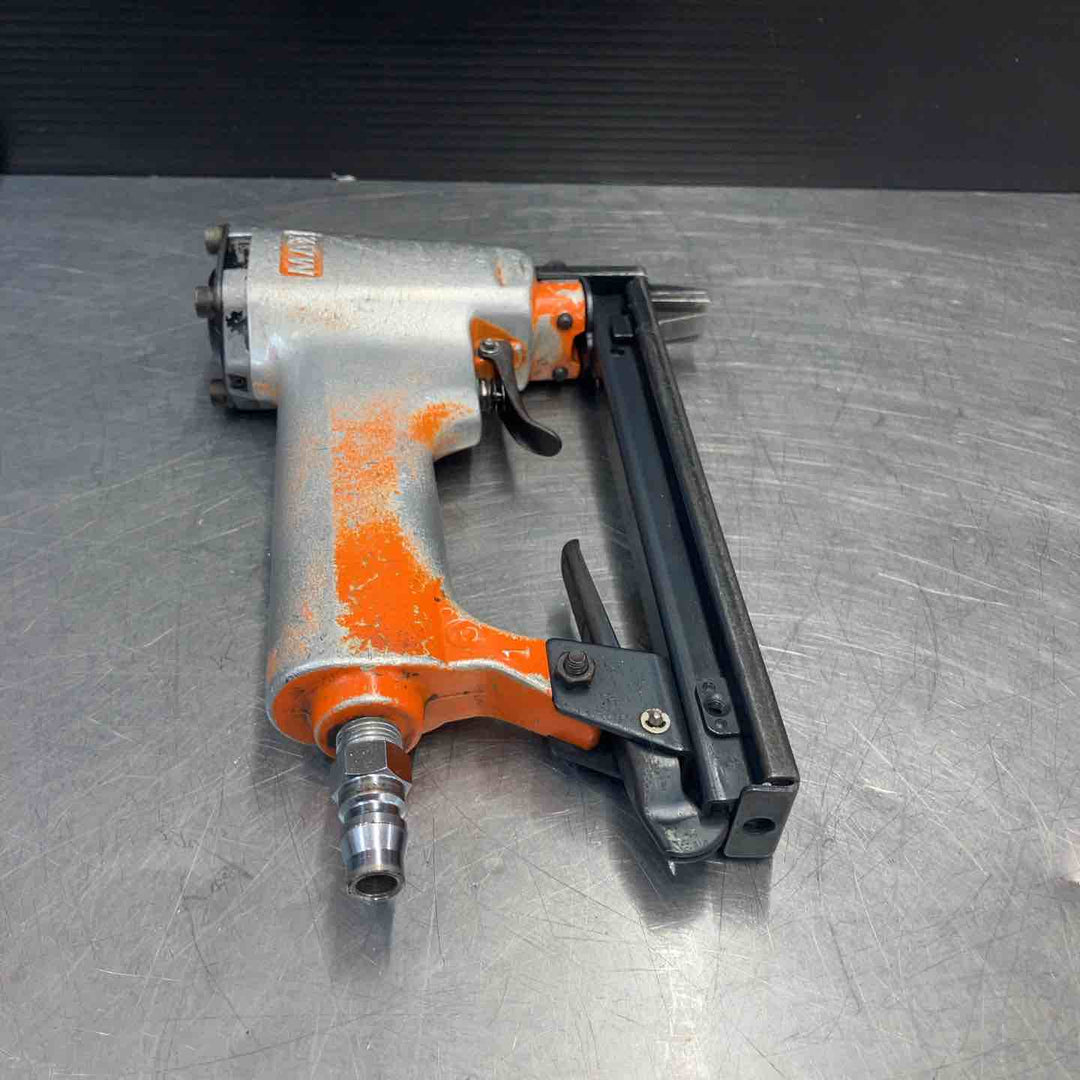 【中古品】 マックス(MAX) 常圧エアタッカ TA-20A/1013J 釘打ち機 【東大和店】