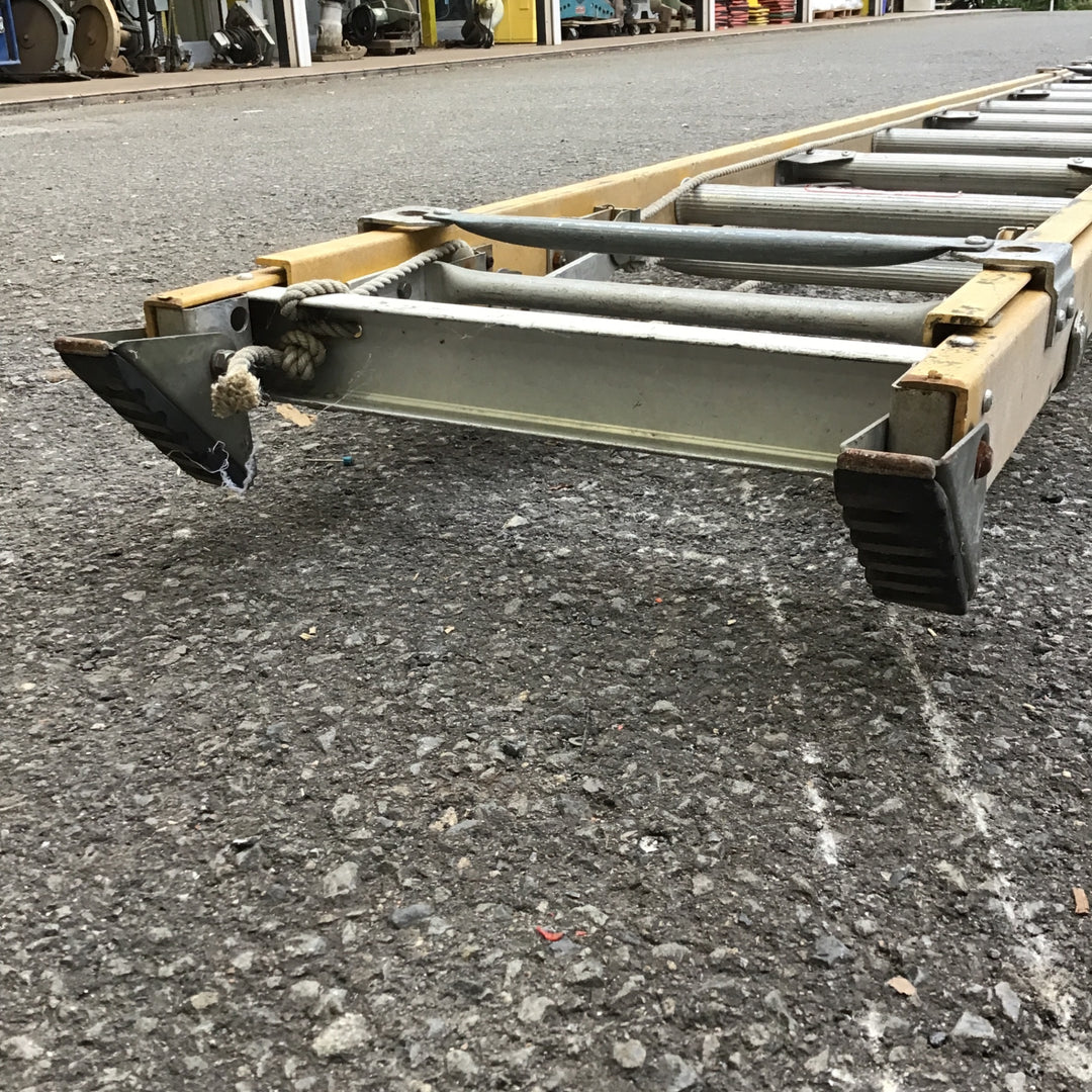 【店頭受取り限定】ナカオ 絶縁二連伸縮はしご　型式不明【所沢店】