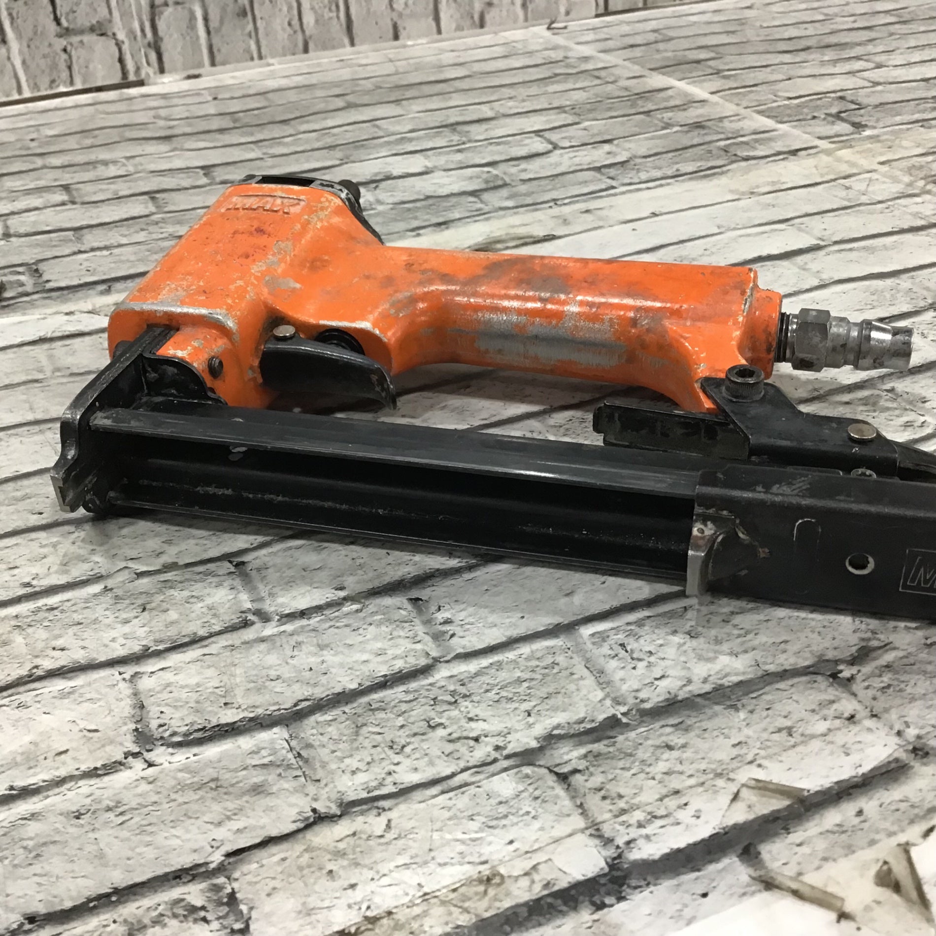 MAX TA-20A/422J 常圧エアタッカ【市川行徳店】【店頭取引限定】【中古】管理番号：ITZHZO8BDAKO 中古品】☆マックス(MAX) 常圧 ステープル用 エアタッカ TA-20A/422J
