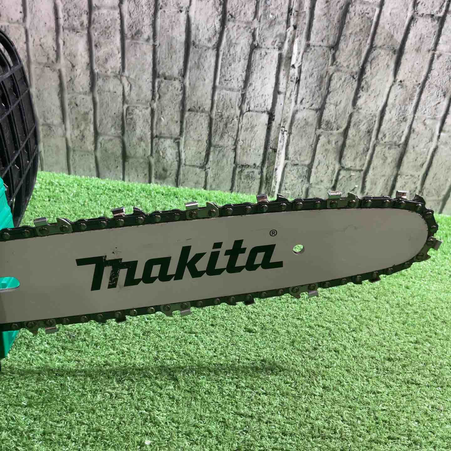◇マキタ(makita) 電気チェンソー ガイドバー長さ250mm M502 動作確認
