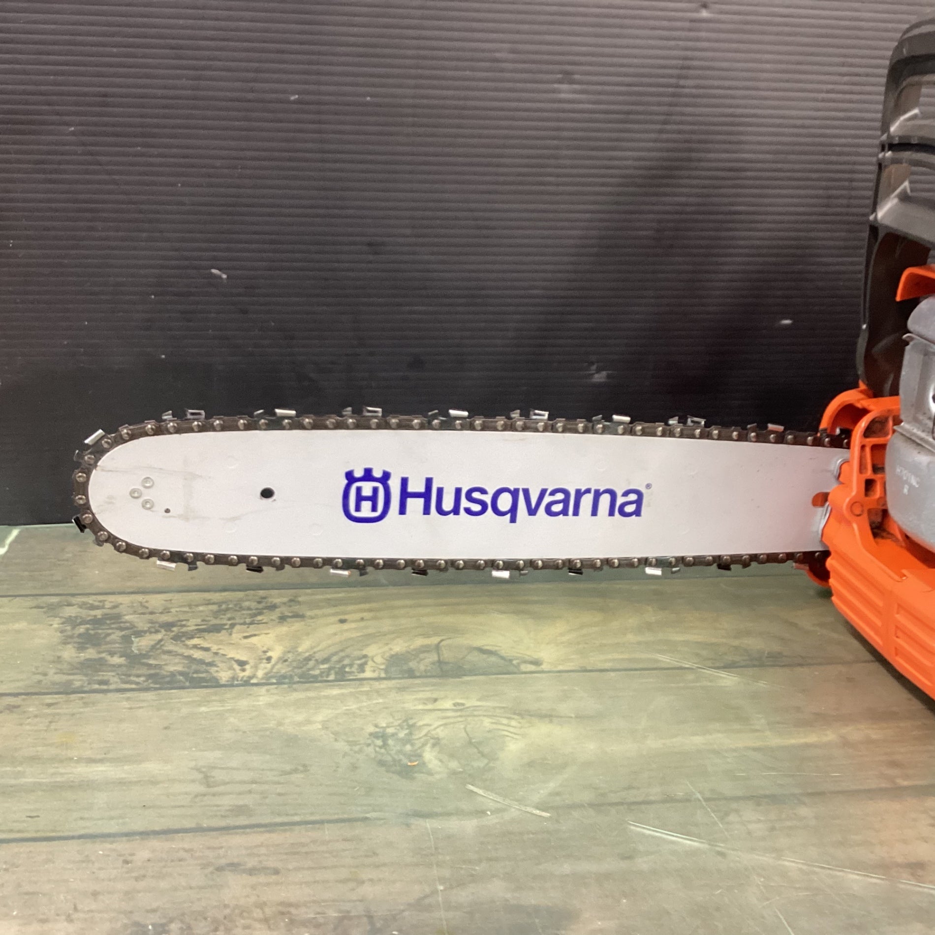 中古工具　エンジンチェーンソー　Husqvarna ハスクバーナ Husqvarna 18インチ エンジンチェーンソー 345－中古