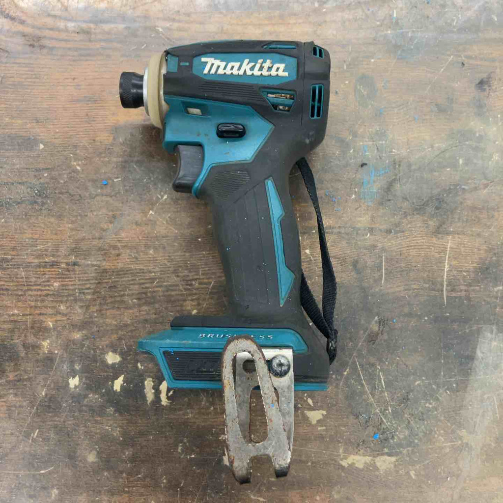 マキタ(makita) TD172DZFY コードレスインパクトドライバー バッテリー付き【市川行徳店】【店頭取引限定】【中古】管理番号：ITKH8PFWP83W ☆マキタ(makita) コードレスインパクトドライバー TD172DZ【戸田店