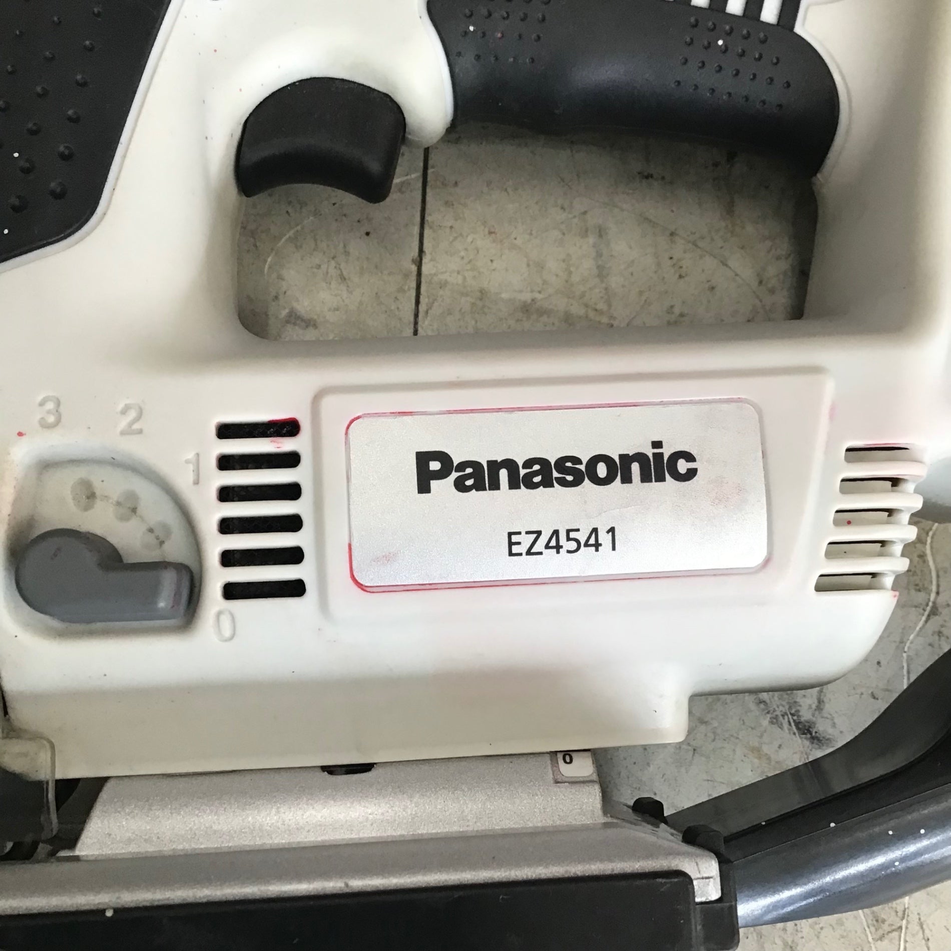 中古品】パナソニック/Panasonic コードレスジグソー 本体 EZ4541X-B