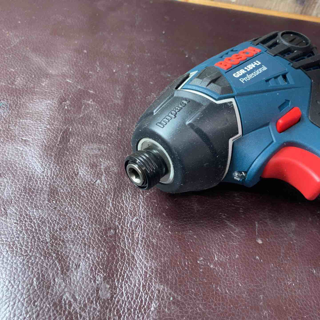 【中古品】 BOSCH(ボッシュ) 18Vバッテリー インパクトドライバー GDR18V-LIS 【東大和店】