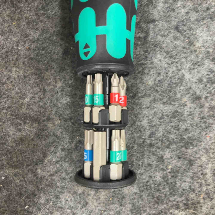 ◇ヴェラ(wera) 05004280001 | 首振りラチェットドライバー Zyklop ポケット 8009 セット 1, 13点セット【鴻巣店】