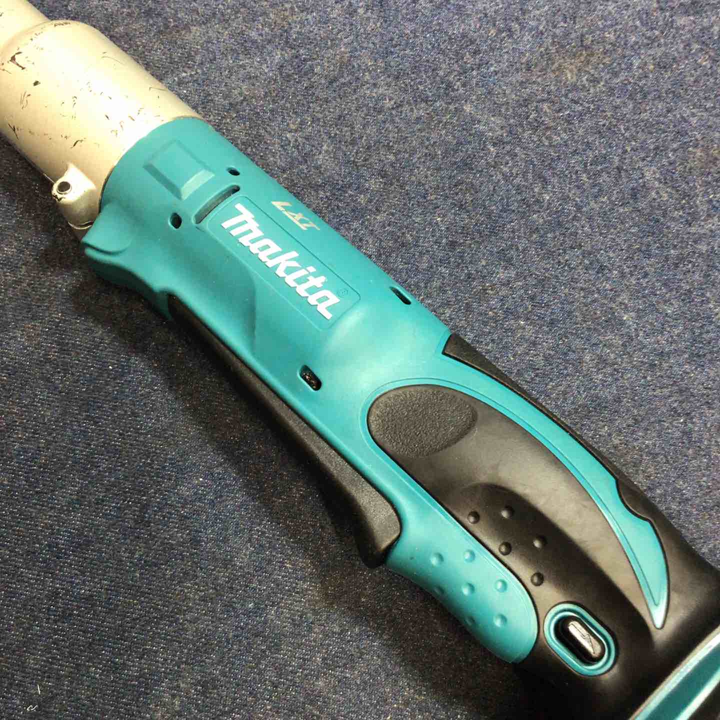 ★マキタ(makita) 充電式アングルインパクトドライバ 18V TL061DZ【八潮店】 ☆マキタ(makita) 充電式アングルインパクトドライバ 18V TL061DZ