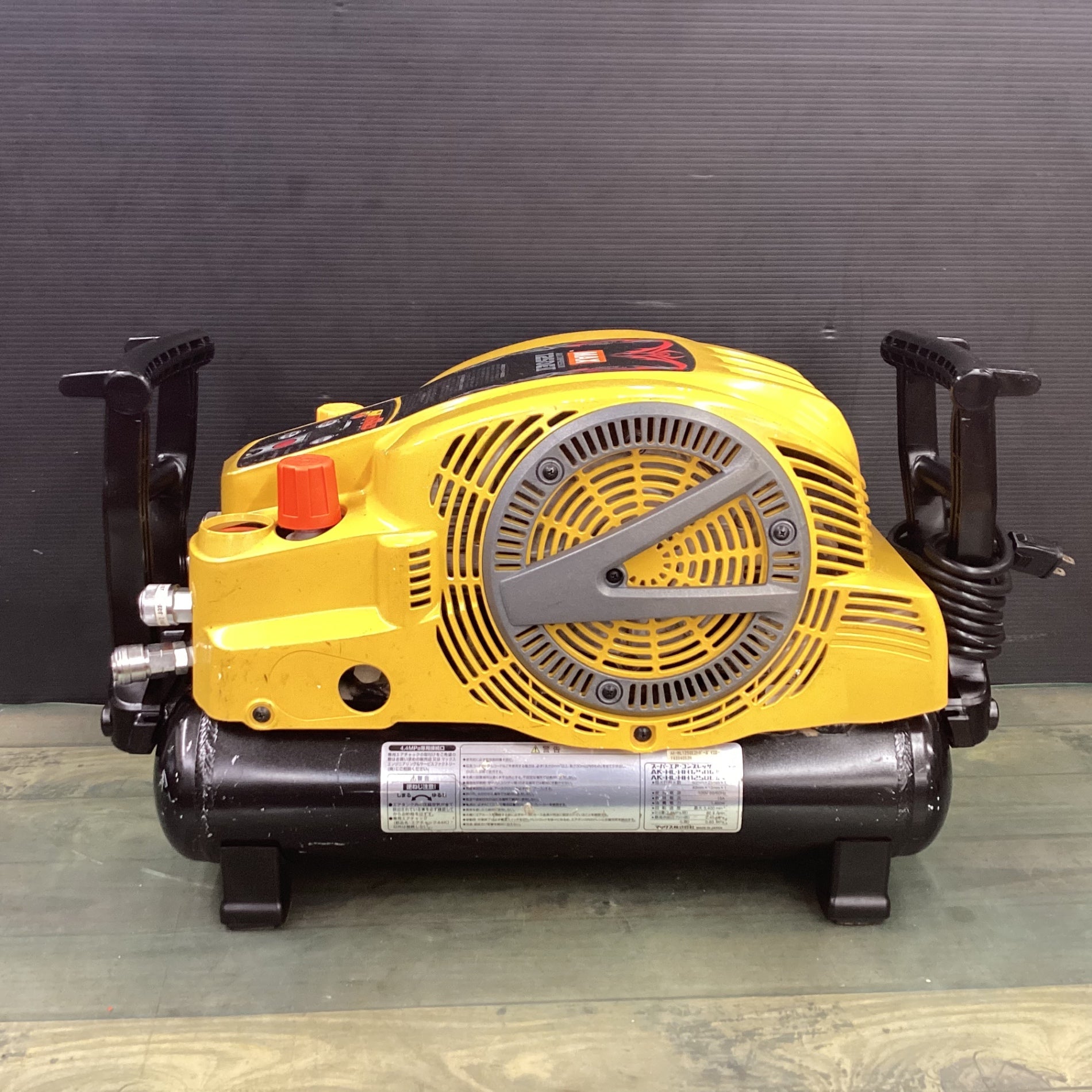 MAX マックス エアーコンプレッサー 1250E Ⅱ イエロー マックス(MAX) スーパーエアコンプレッサ AK-HL1250E2 トパーズ