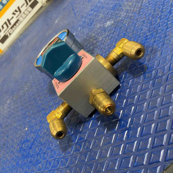 ROBINAIR ロビネア ゲージマニホールド GC64 動作未確認【草加店】