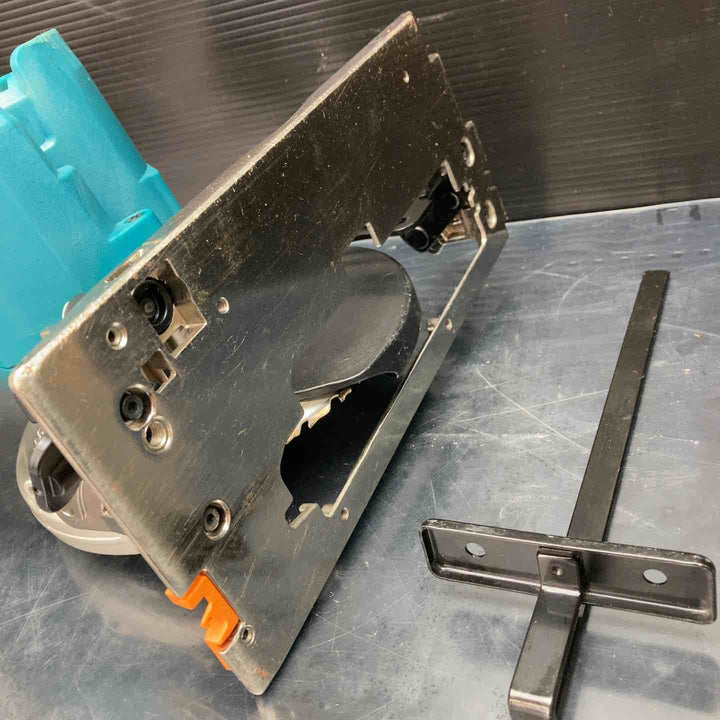 ★マキタ(makita) コードレス丸のこ HS610DRGX【川越店】