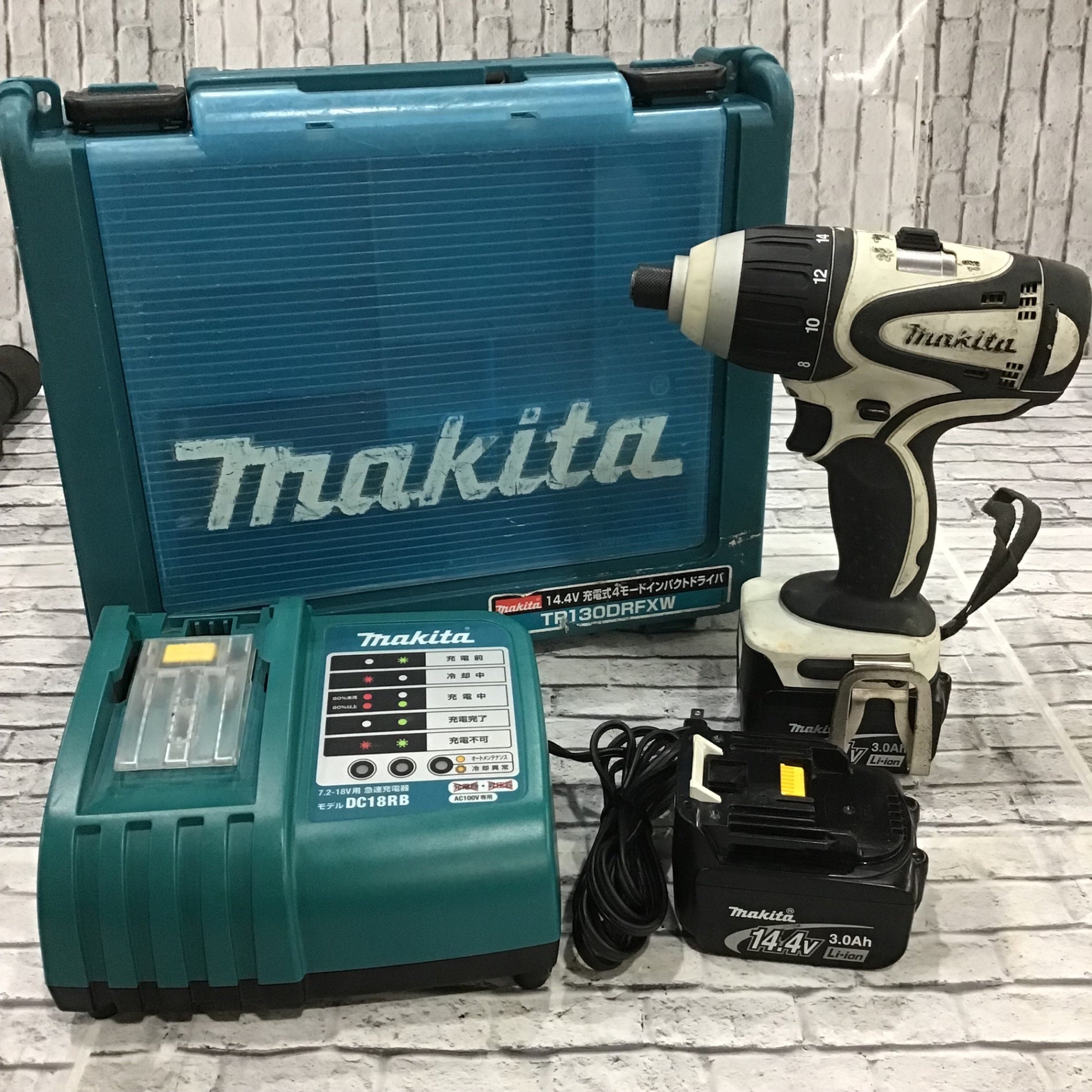 美品！マキタ充電式4モードインパクトTP130DRFXW