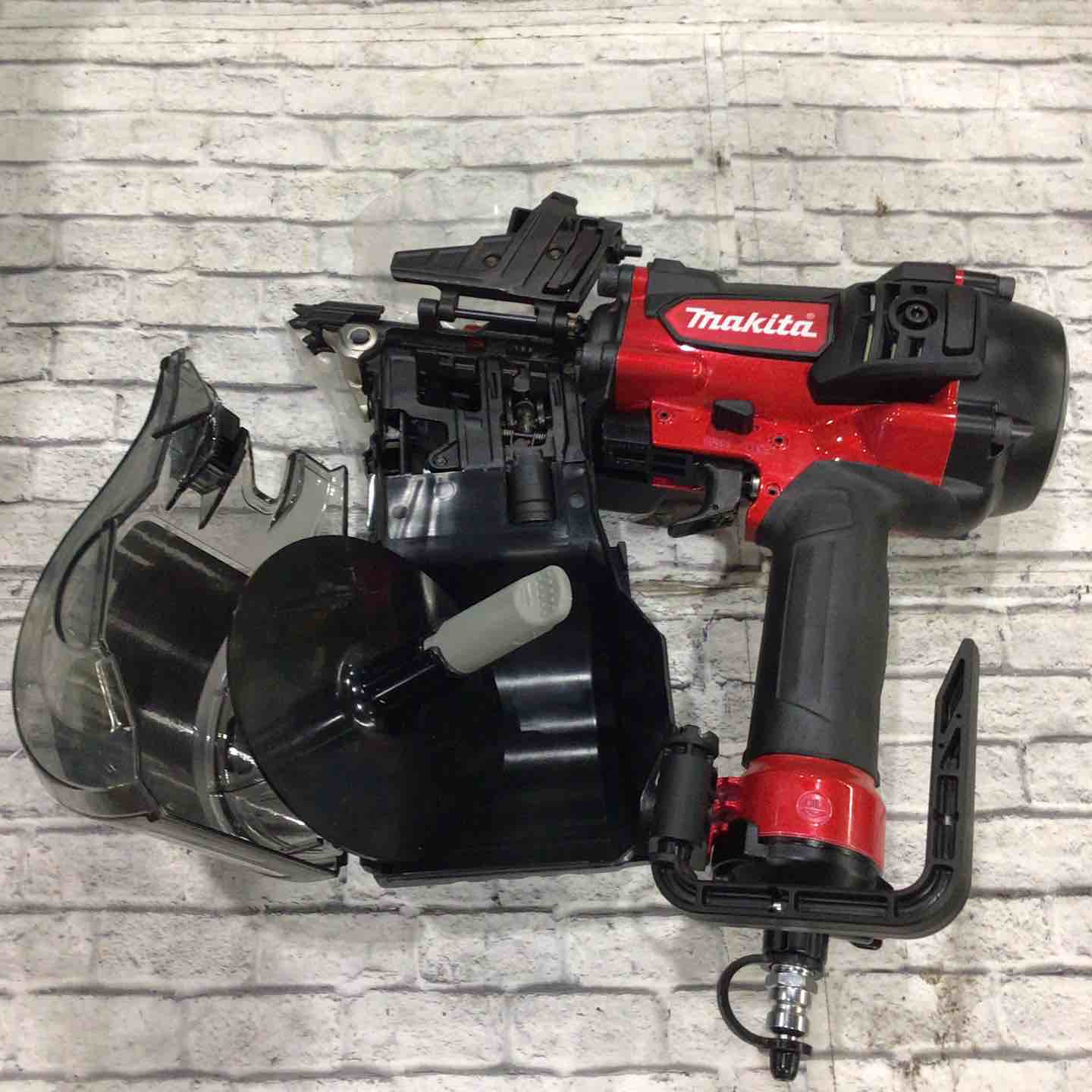 ☆マキタ(makita) 高圧エア釘打ち機 AN731H【川口店】 – アクトツール