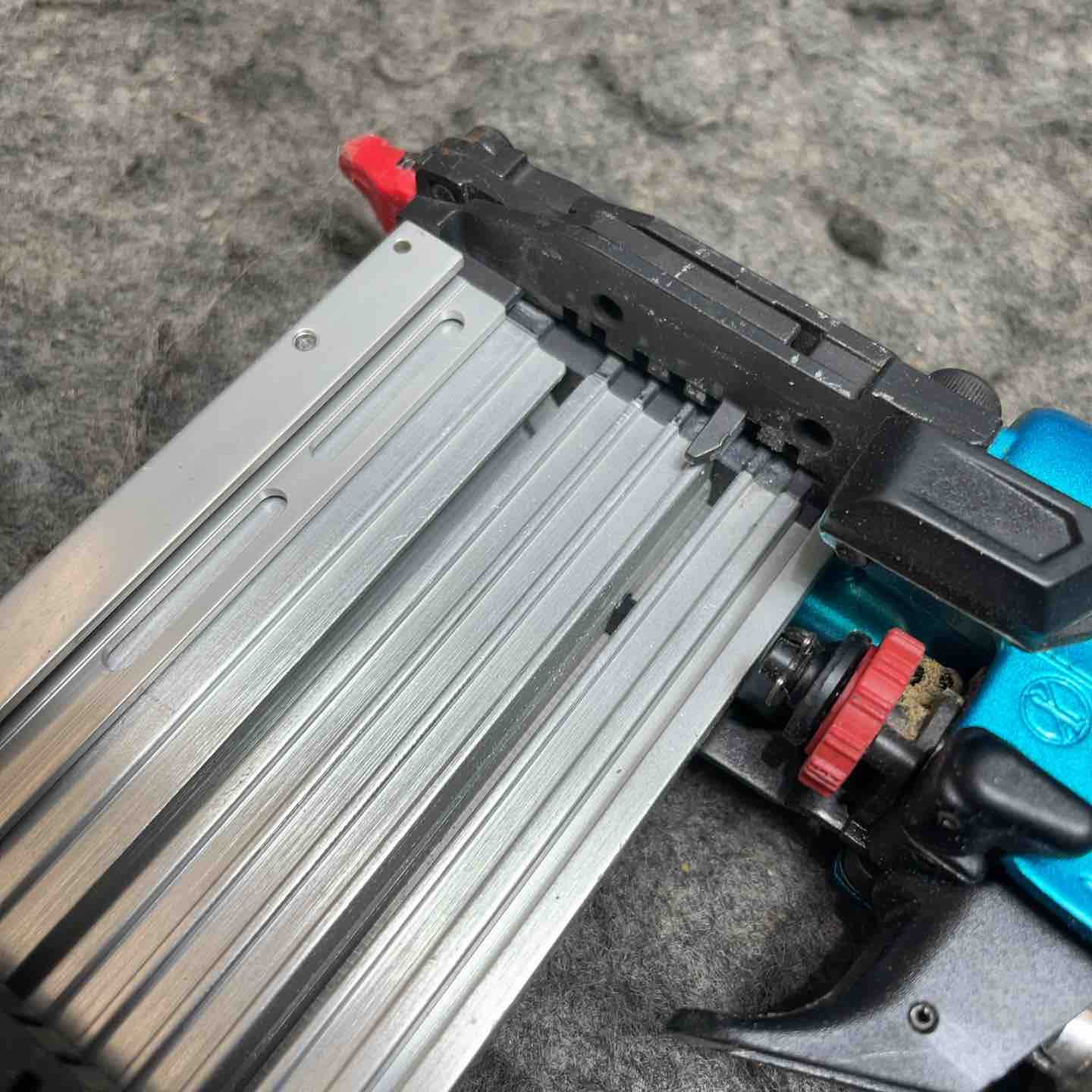 マキタ(makita) AF502HPM 高圧ピンネイラ【船橋馬込店】【店頭取引限定】【中古】管理番号：ITO1IHH2H2PQ 中古品】 マキタ/makita 高圧ピンネイラ・AF502HPM 【鴻巣店
