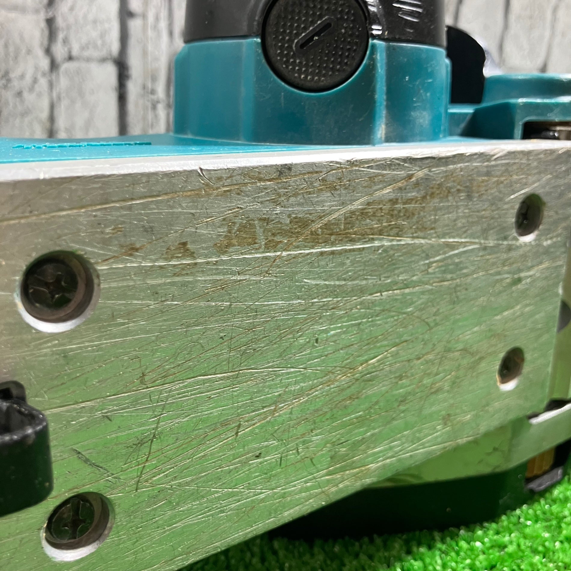 現状品】◇マキタ(makita) 14.4Vコードレスカンナ KP140DZ【川口店