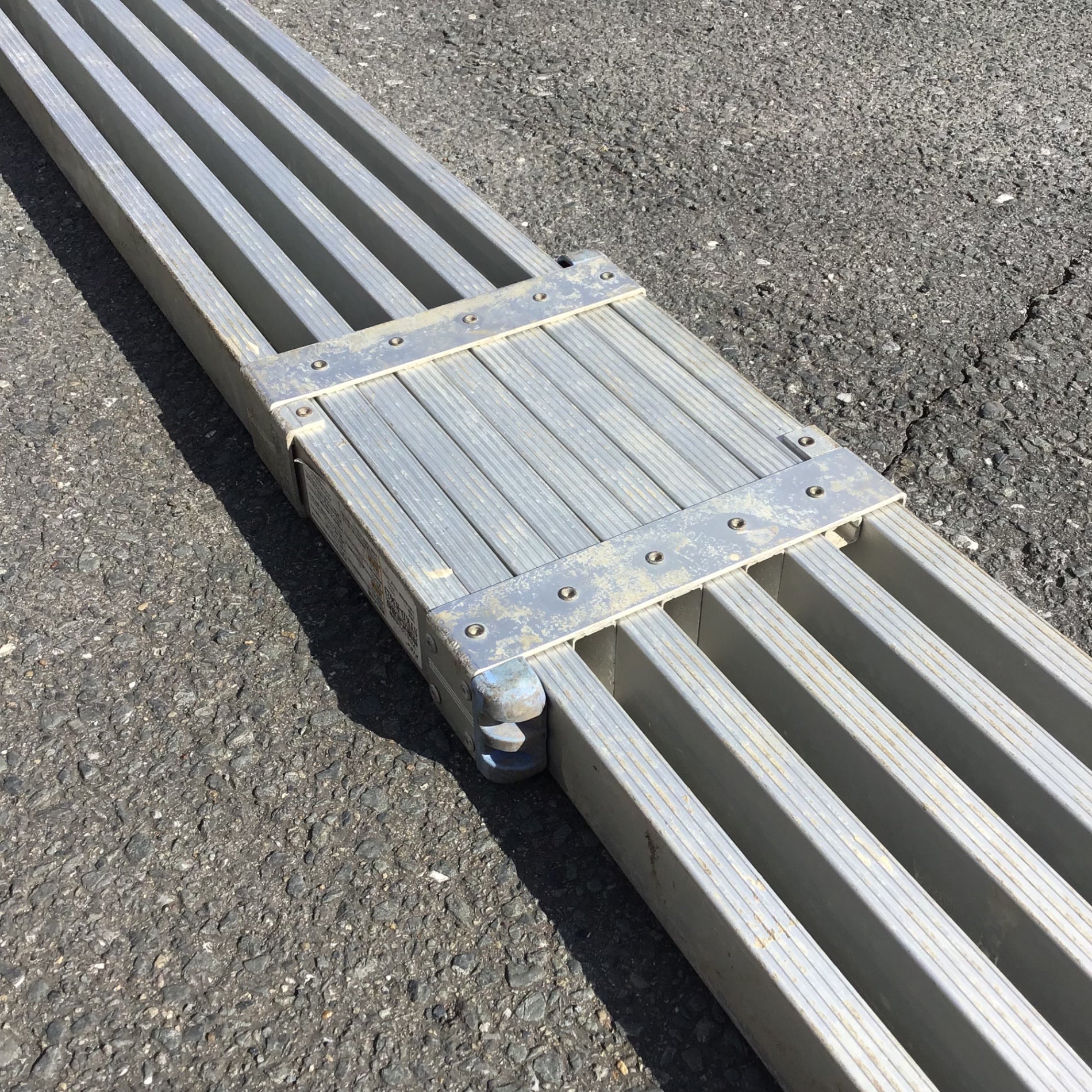 ☆取引中です☆ Pica STKED-A36 アルミニウム合金製 伸縮足場板 （中古）