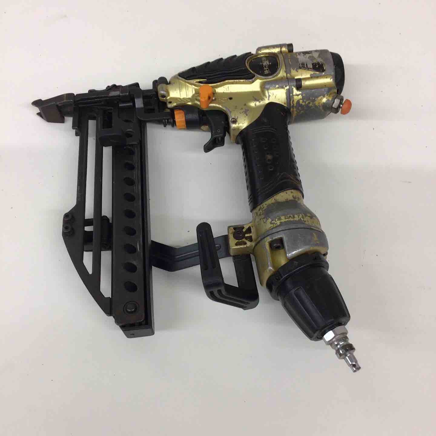 ★ハイコーキ(HIKOKI ※旧:日立工機) 高圧フロアタッカ N5004HMF【戸田店】 ☆ハイコーキ(HIKOKI ※旧:日立工機) 高圧フロアタッカ N5004HMF【戸田