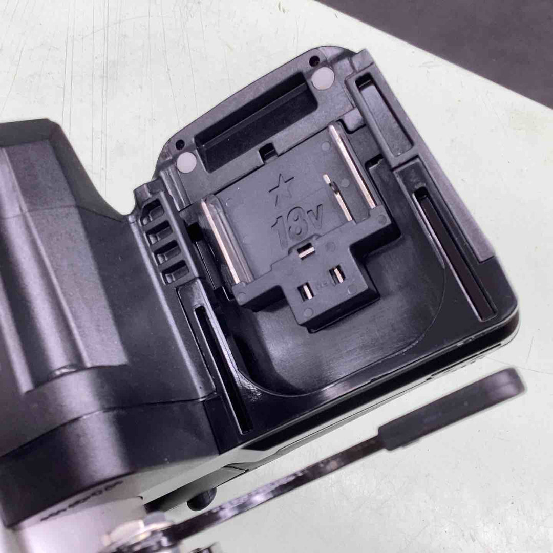 ★マキタ(makita) コードレス丸のこ HS631DZSB【越谷店】