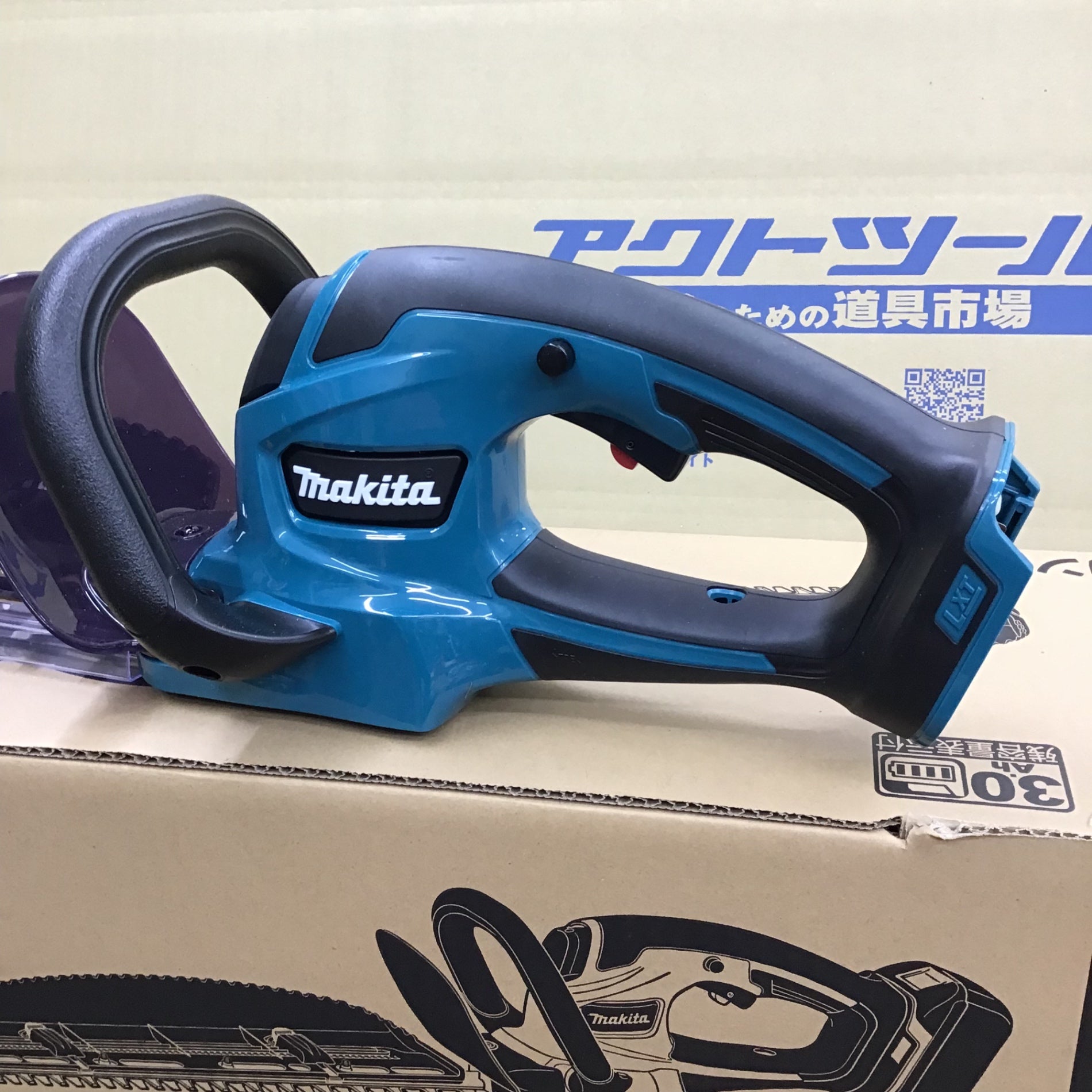 未使用　マキタ　充電式生垣バリカン　MUH407DWF マキタ MUH407DWF 400mm充電式生垣バリカン 18V セット品(本体