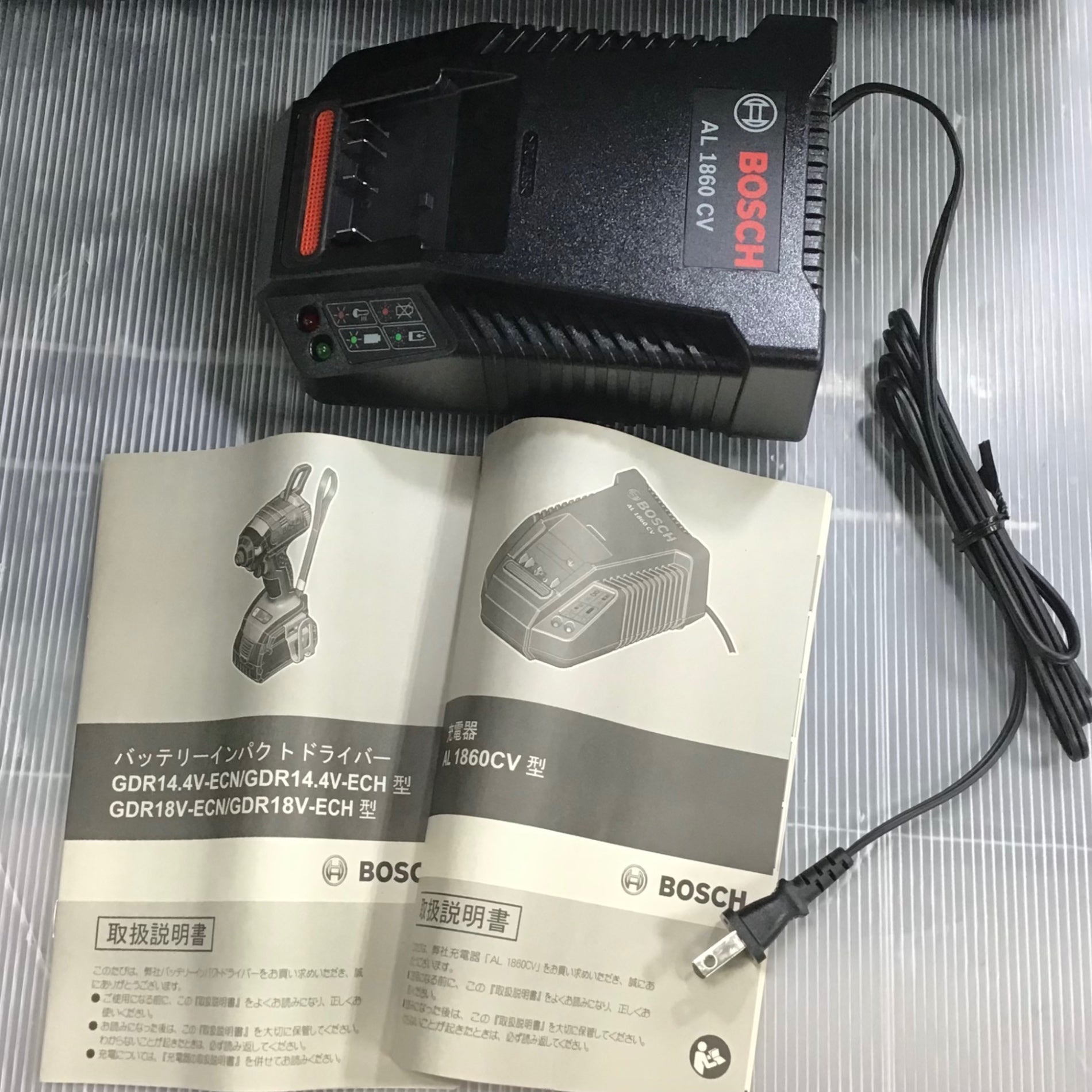 未使用】 ボッシュ(BOSCH) 18Vバッテリーインパクトドライバー[GDR18V