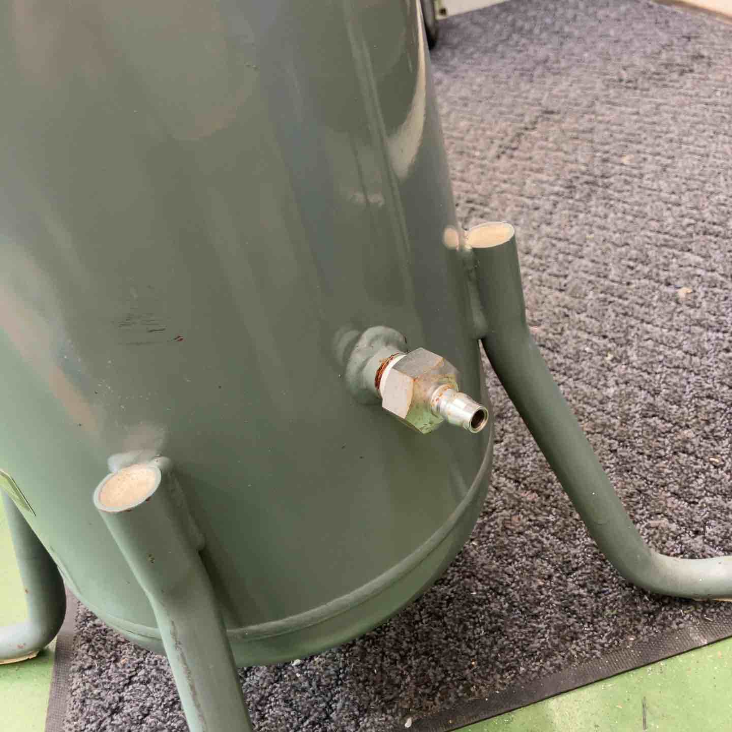 ぶーちゃんタンク160L青コック穴開け送料込み ぶーちゃん様専用タンク160L青コック穴開け送料込み