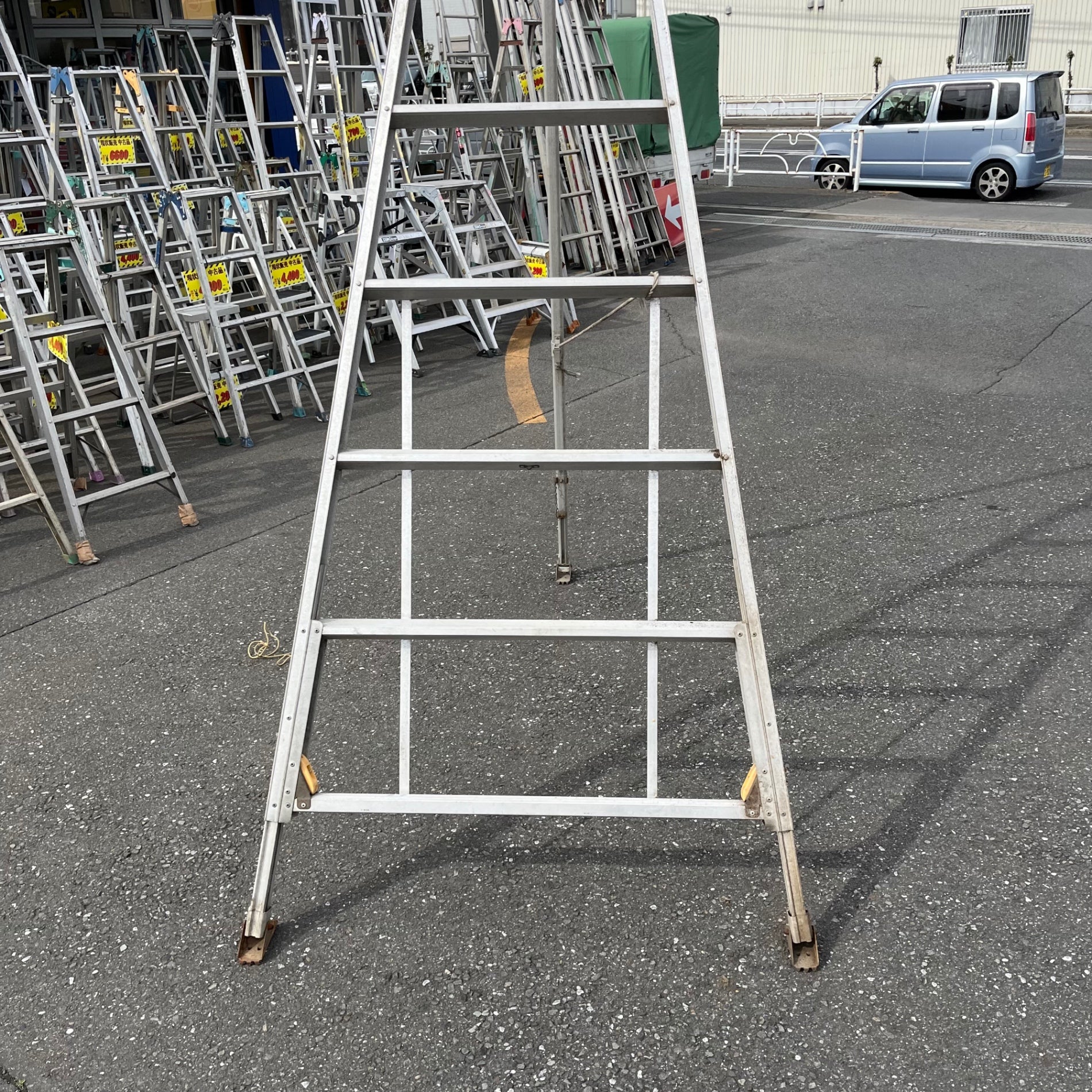 中古品/店頭受取り限定】アルインコ 園芸用アルミ脚立 9尺 伸縮【東大