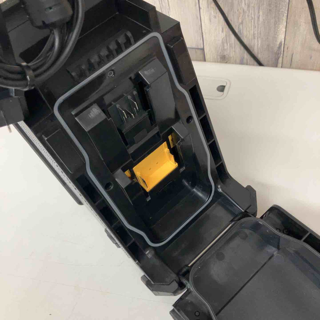 ★マキタ(makita)18V/14.4V/10.8V/100V コードレスラジオ MR113B 本体のみ【戸田店】