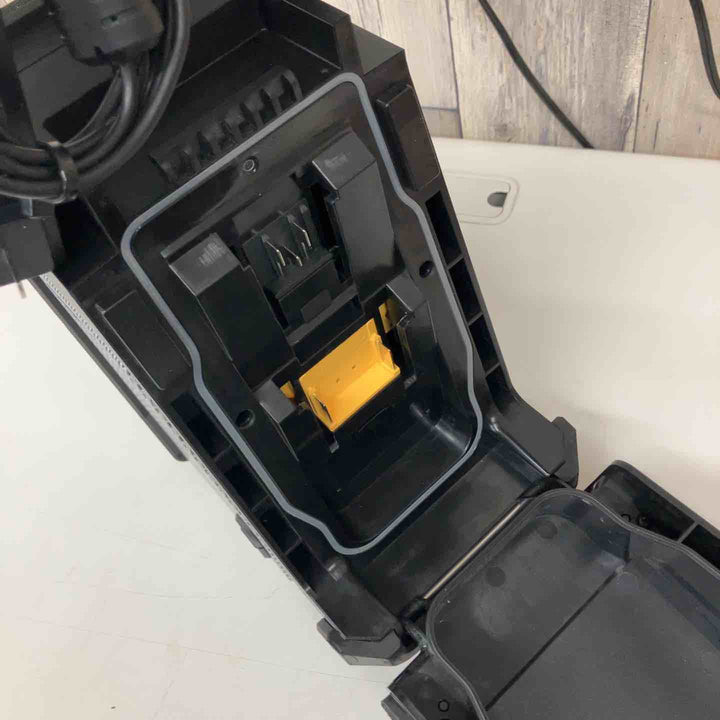 ★マキタ(makita)18V/14.4V/10.8V/100V コードレスラジオ MR113B 本体のみ【戸田店】