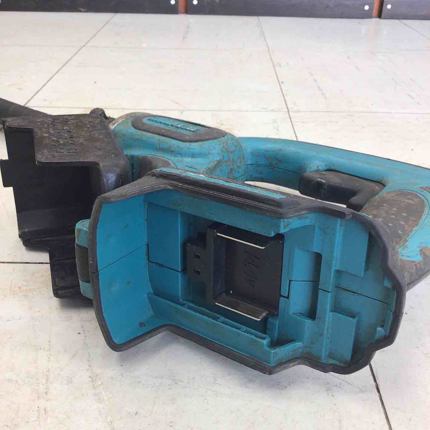 中古品】 マキタ/makita コンクリートバイブレータ VR440DZ 【鴻巣店