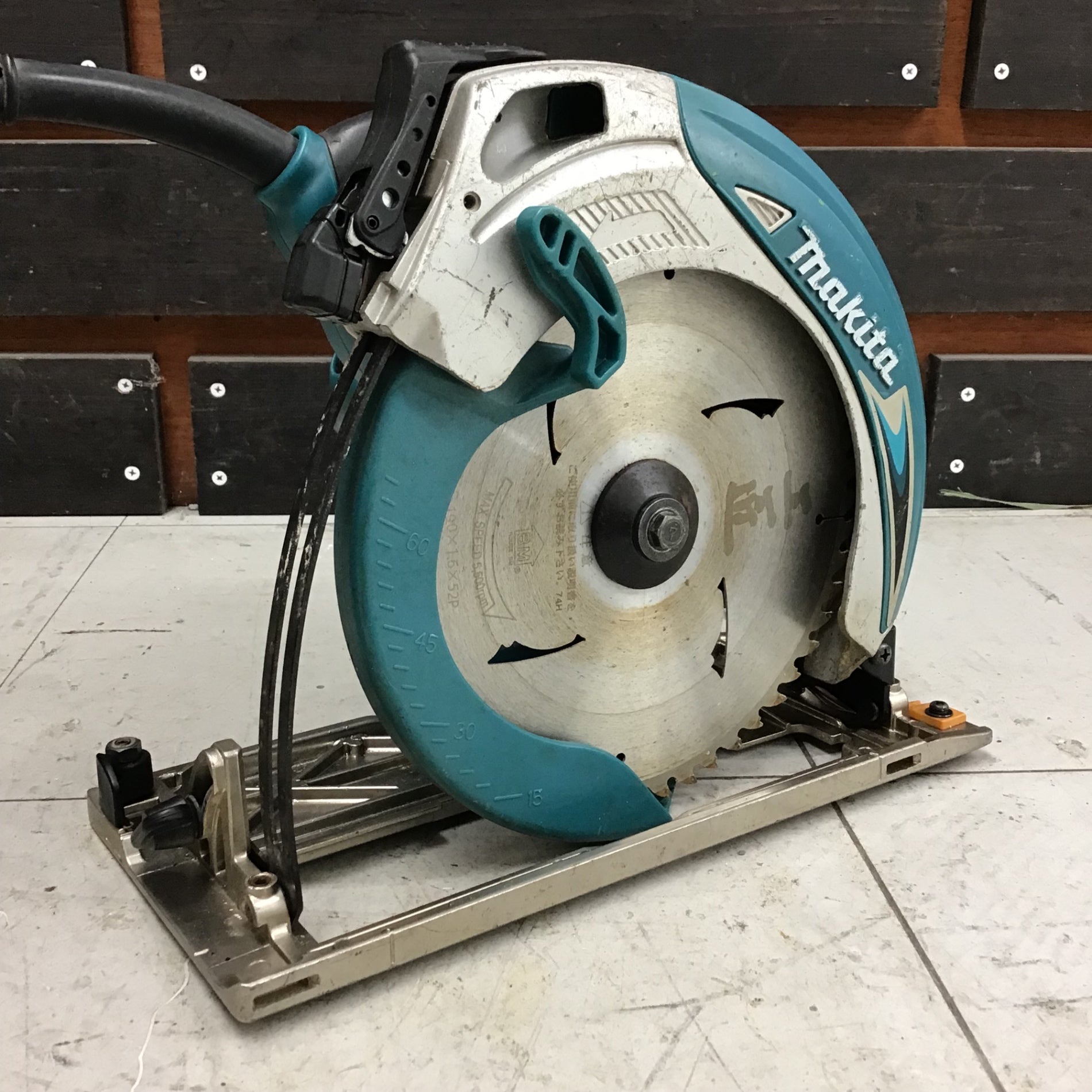 ③-2 マキタ 190mm 丸ノコ 5837BA マキタ 5837BA 【公式通販】