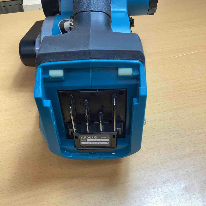 マキタ(makita) コードレスカンナ KP001GZ 表面 平滑 木材 表面削り 仕上げ 厚み調整 厚さ﻿ 面取り 加工 板の反り 平ら 溝【越谷店】