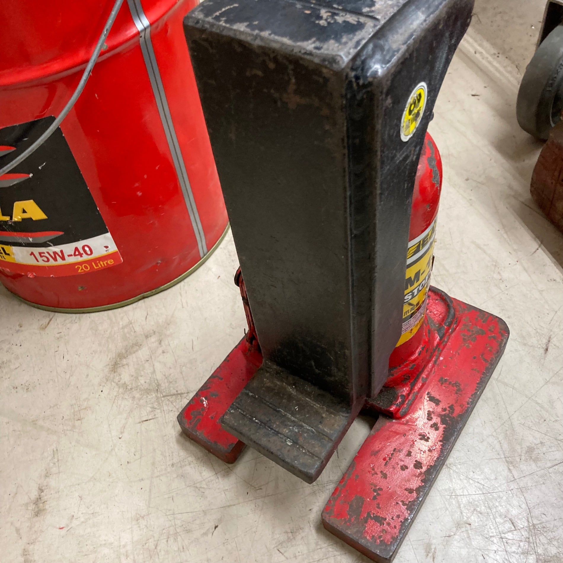 爪付きジャッキ　１０ｔ　イーグル　M-100L 爪付きジャッキ 10t イーグル M-100L ジャッキイーグル今野