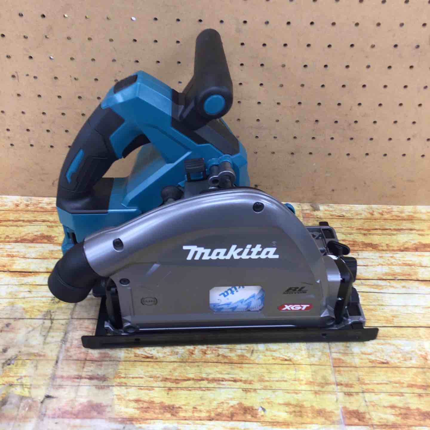 マキタ(makita) コードレスプランジマルノコ SP001GZ【川崎店 マキタ(makita) コードレスプランジマルノコ SP001GZ【川崎店