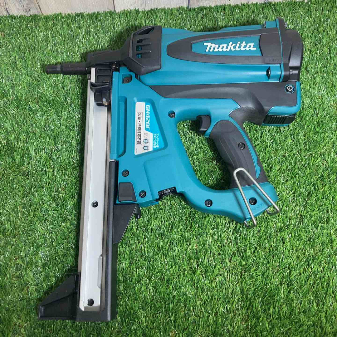 ★マキタ(makita) コードレスコンクリート用ガスピン打ち機 GN420C　バッテリー充電器、ガス、弾付属【戸田店】