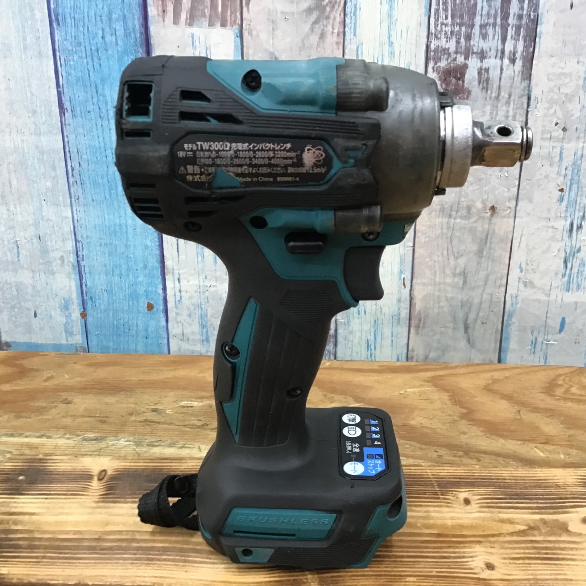 マキタ(makita) TW300DZ 充電式インパクトレンチ【市川行徳店】【店頭取引限定】【中古】管理番号：IT1SHKCJYAG9 マキタ(makita) TW300DZ 充電式インパクトレンチ【市川行徳店】【店頭