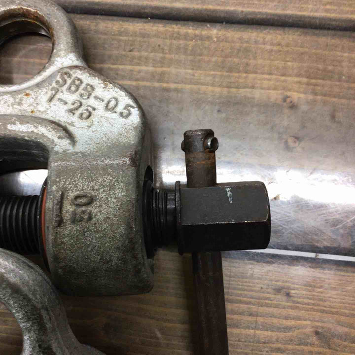 ◇イーグルクランプ(今野製作所) 500kg 0.5t ねじ式クランプ SBB-0.5 全方向【戸田店】