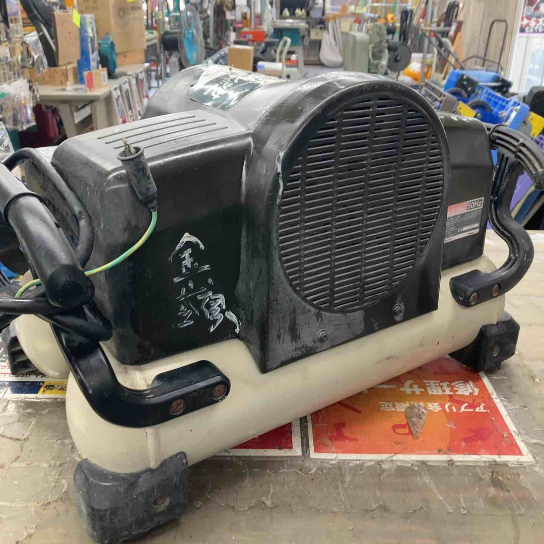 ◇マキタ(makita) 常圧専用エアコンプレッサー AC2211 50Hz　充填時間約2分30秒【戸田店】