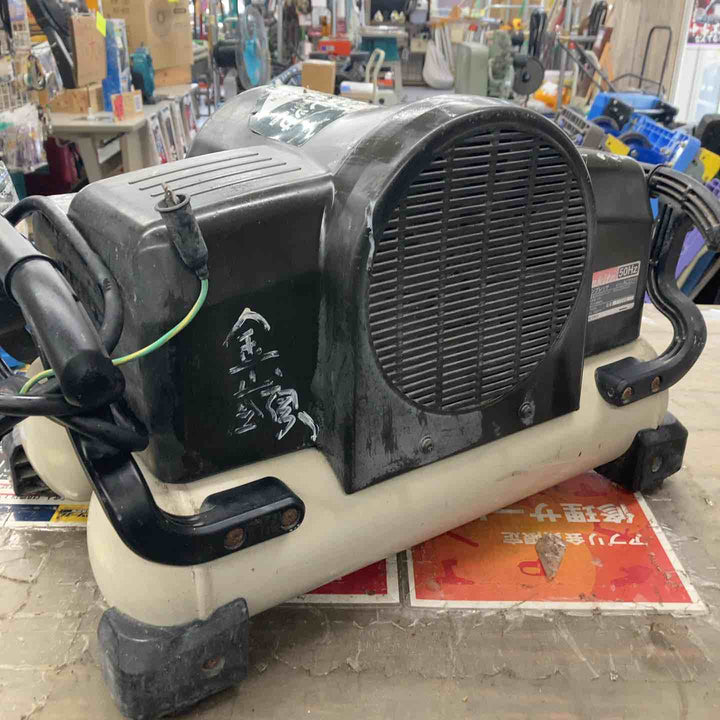◇マキタ(makita) 常圧専用エアコンプレッサー AC2211 50Hz　充填時間約2分30秒【戸田店】