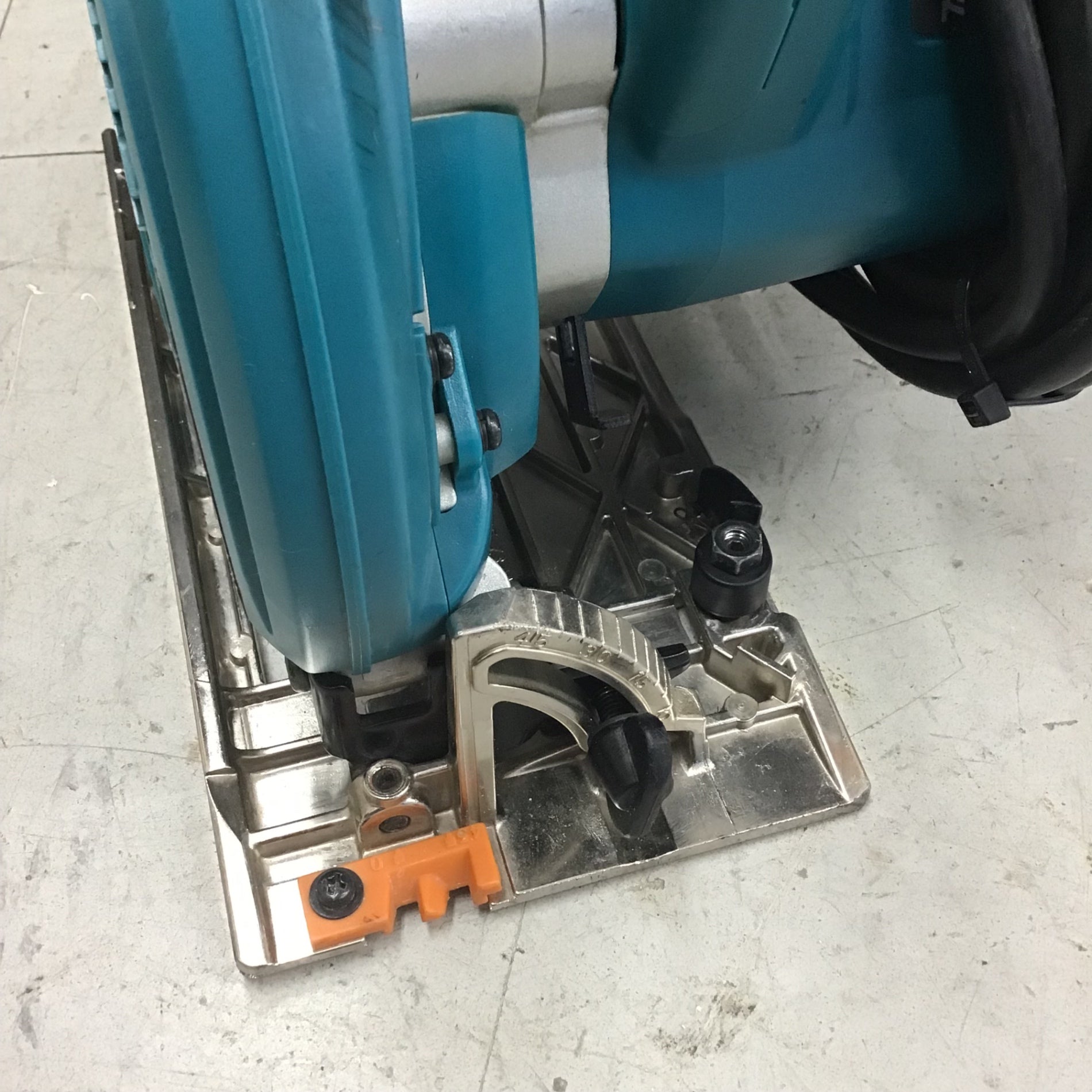 中古品】 マキタ/makita 電気マルノコ・5637BA 【鴻巣店】 – アクト