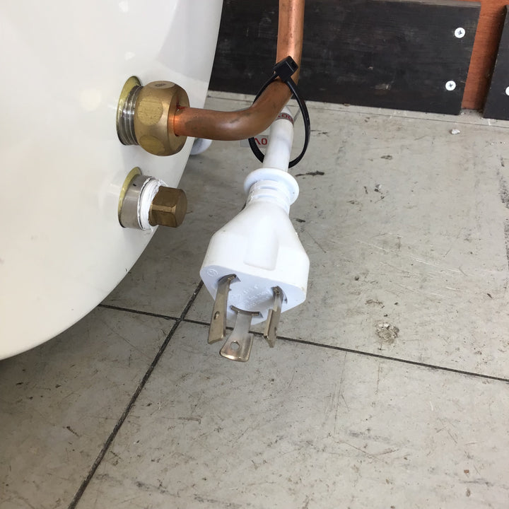 【現状品 / 店頭受取り限定】日本イトミック 電気温水機 ES-30N3(3) 【鴻巣店】
