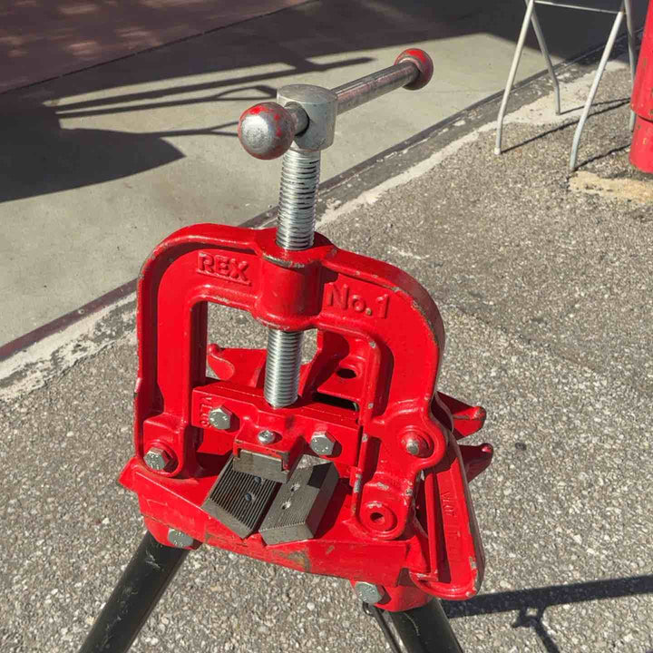 【店頭受取り限定】REX レッキス 脚付きパイプバイス No,1【草加店】