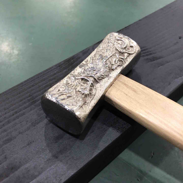 大文字 玄翁 龍虎彫り 100匁 柿黒柄 【川口店】