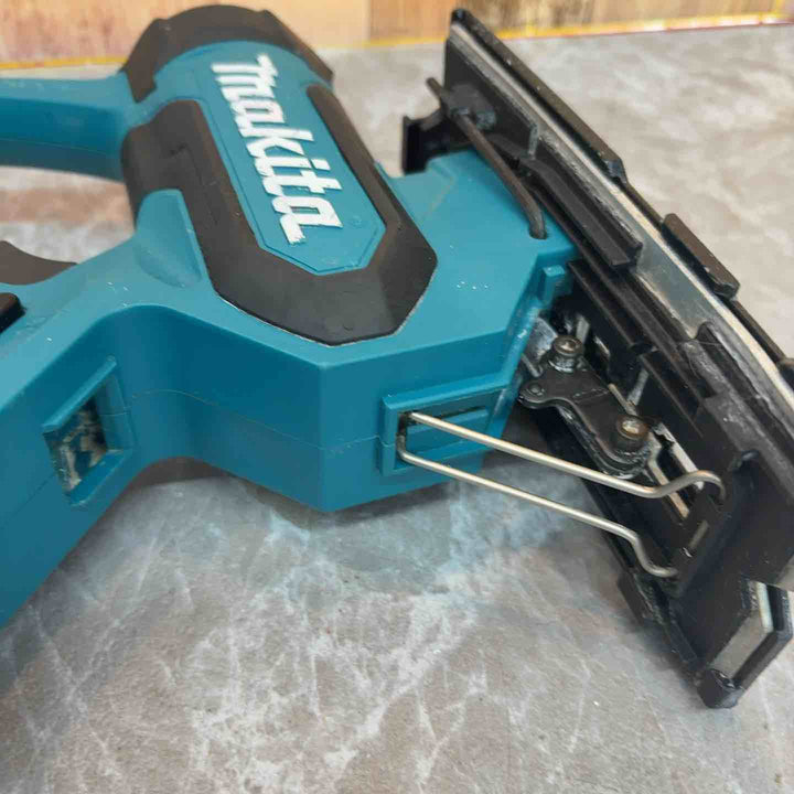 ★マキタ(makita) コードレスボードカッタ SD180DZ【八潮店】