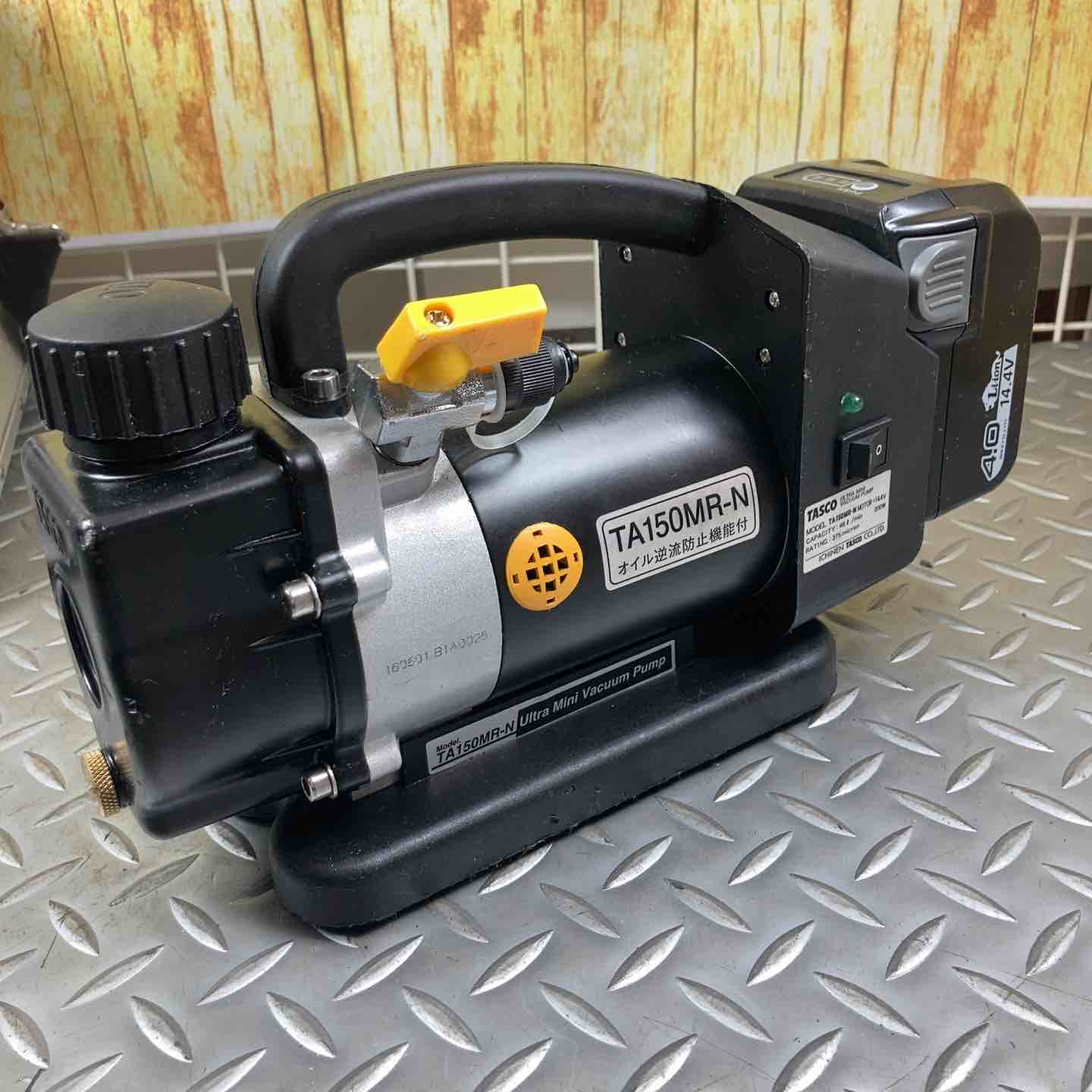 タスコ 充電式真空ポンプ TA150MR ウルトラミニ 真空ゲージ付き バッテリー3個付 中古 イチネンTASCO TA150MR-1 ウルトラミニ充電式真空ポンプ本体Nのみ