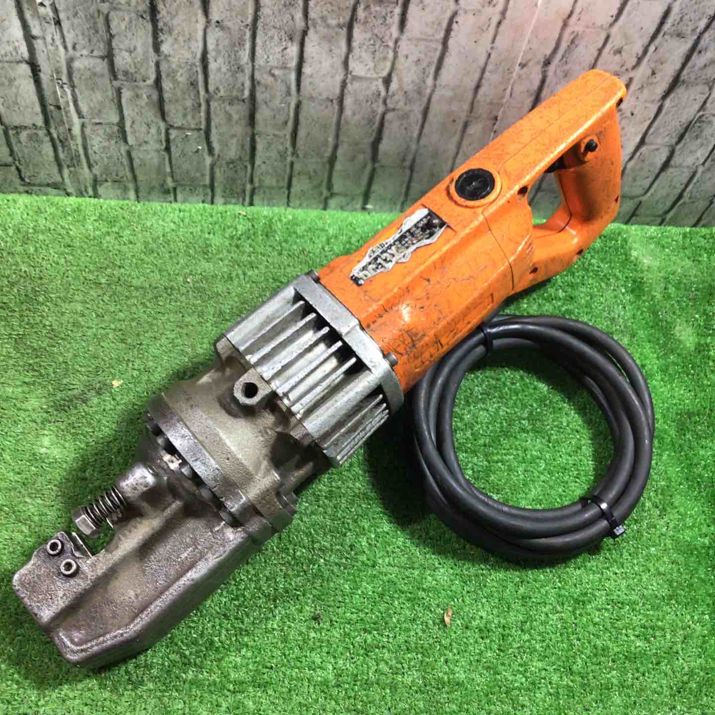マキタ SC160 鉄筋カッタ コード式【市川行徳店】【店頭取引限定】【中古】管理番号：ITSUKG5LQEIG 買取実績】マキタ 充電式鉄筋カッタ 40Vmax SC001GZK 本体+ケース