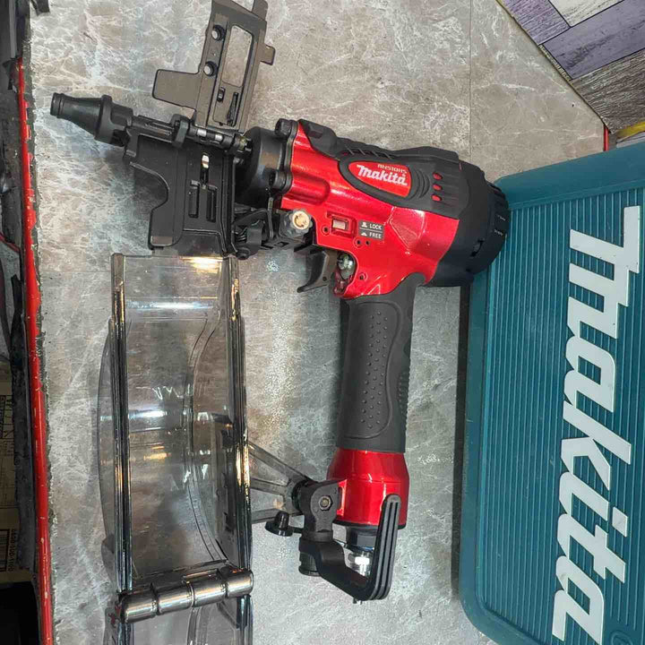 ★マキタ(makita) 高圧エア釘打ち機 AN510HS サイディング【八潮店】