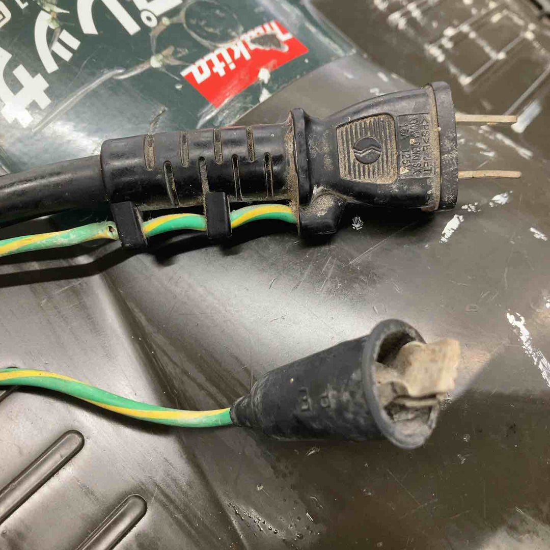 ◇マキタ(makita) 常圧専用エアコンプレッサー AC2211 50Hz　充填時間約2分30秒【戸田店】